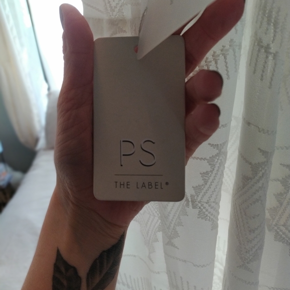 Beautiful white sundress - Picture 4 of 6